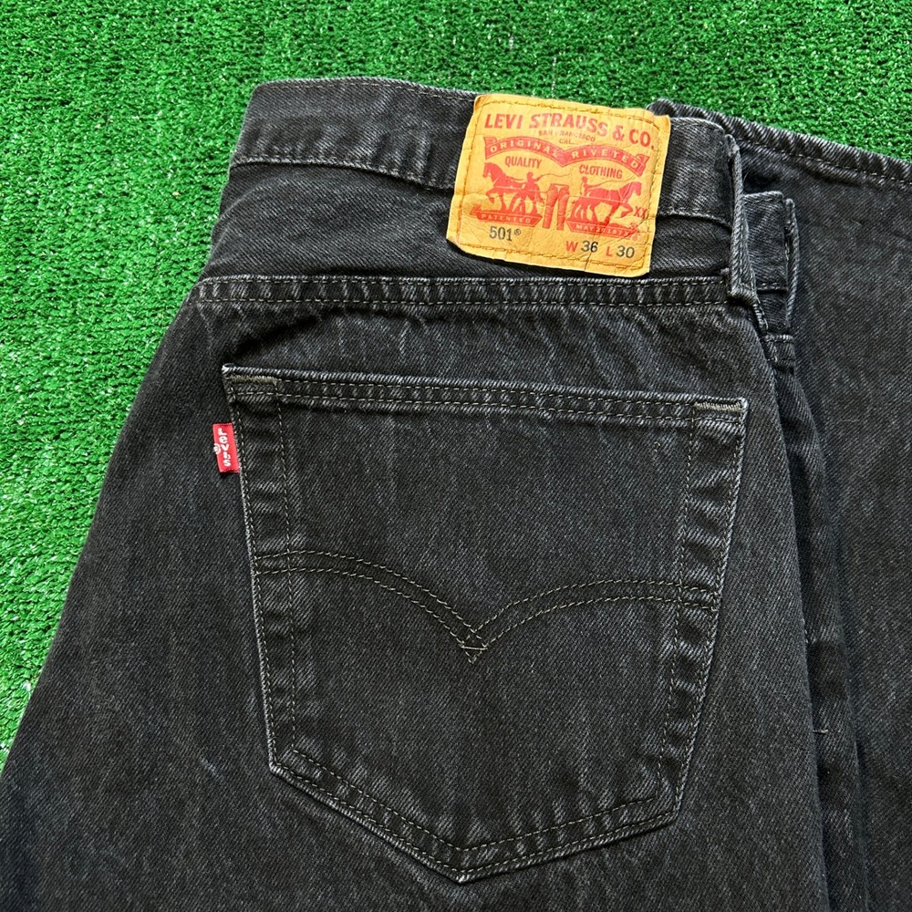 Levi 501 Original Fit Button Fly Jeans Faded Black 36x30 - Picture 8 of 13